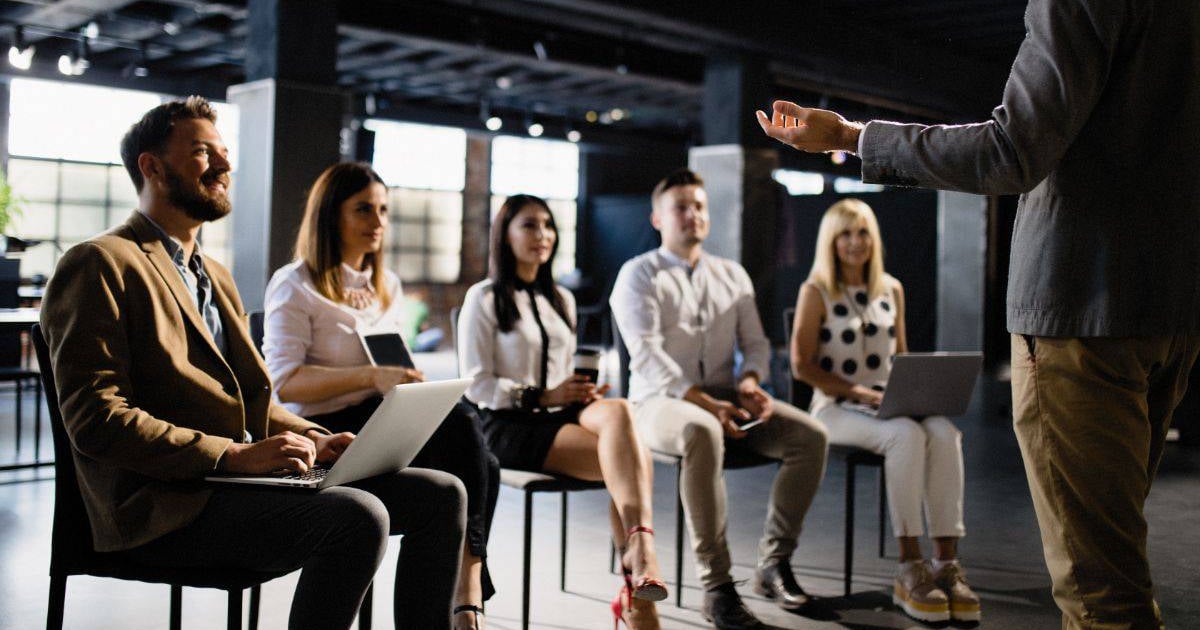 How Many Words In A 10 Minute Speech? [A Word Count Guide]