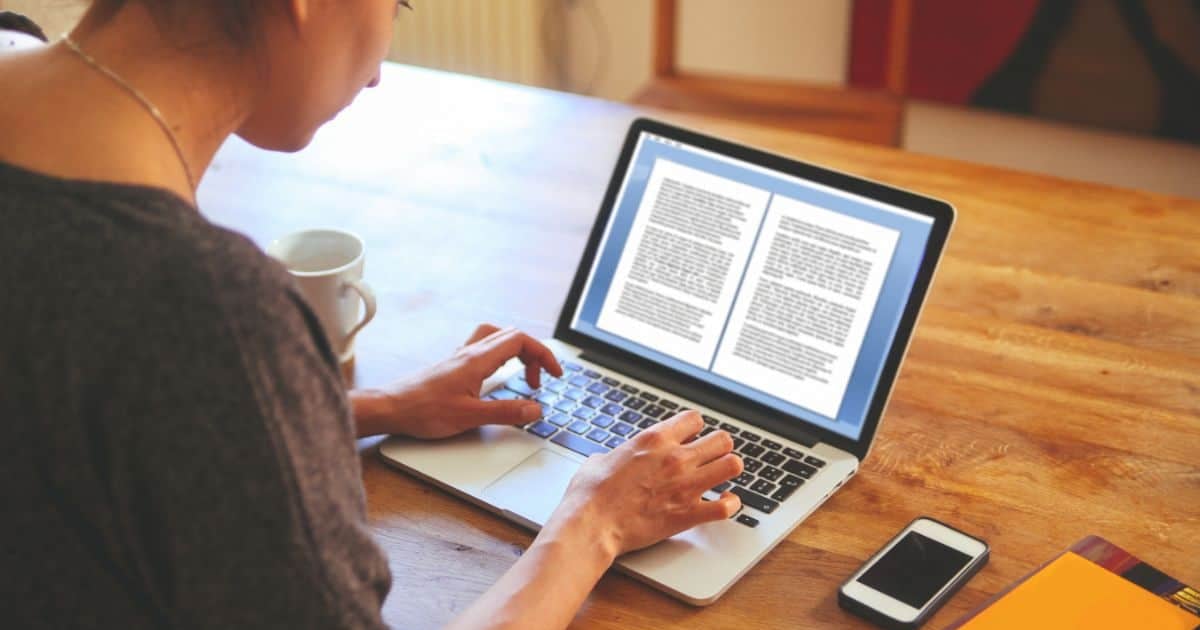 Digital writing, online text tool for word and character counting, ideal for writers and students.